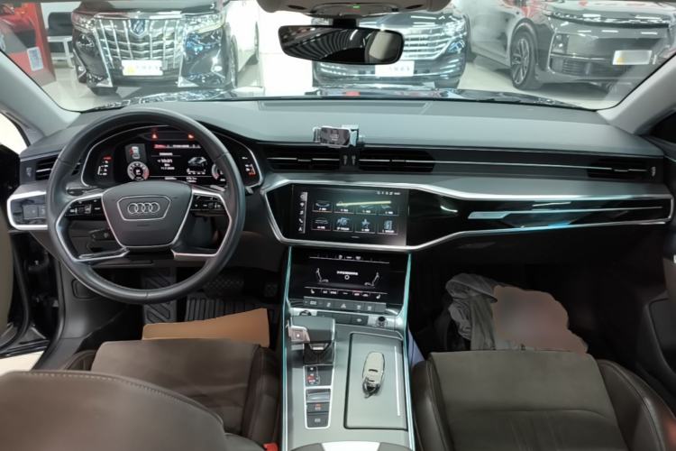 Used Audi A7L 2022 45 TFSI S-line Dream-Building Edition Center Console