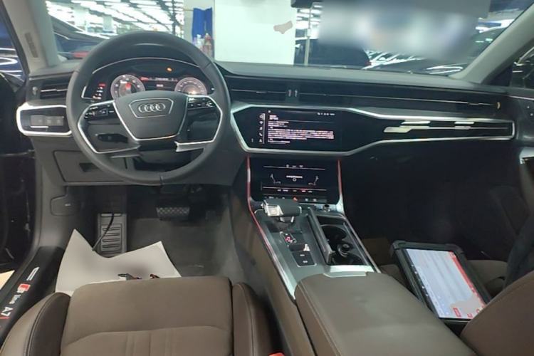 Used Audi A7L 2022 45 TFSI S-line Dream-Building Edition Center Console