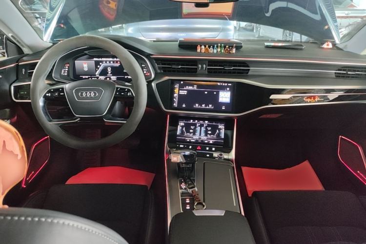 Used Audi A7L 2022 45 TFSI S-line Dream-Building Edition Center Console