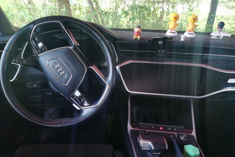Used Audi A7L 2022 45 TFSI S-line Dream-Building Edition Center Console