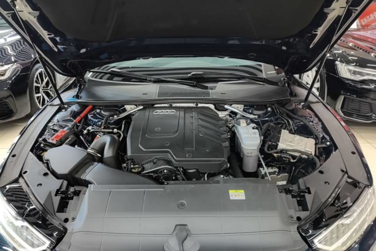 Used Audi A7L 2022 45 TFSI S-line Dream-Building Edition Engine Bay