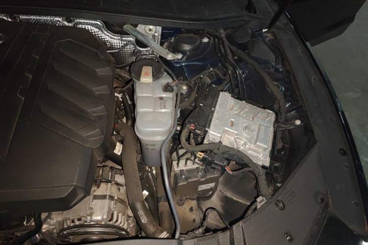 Used Audi A7L 2022 45 TFSI S-line Dream-Building Edition Engine Bay Left