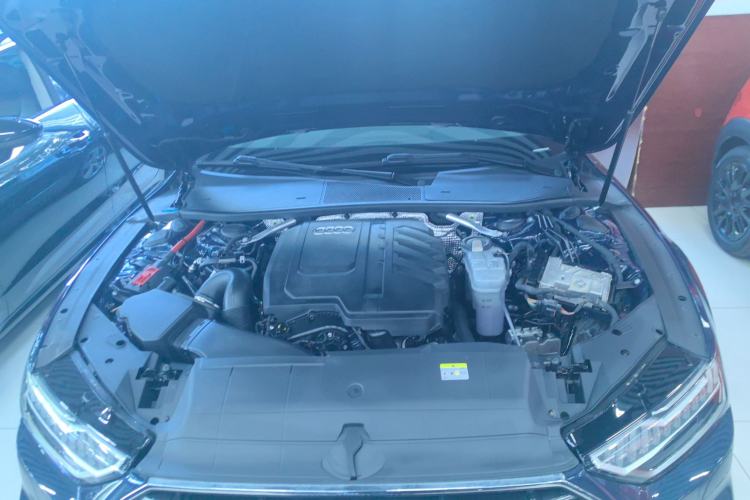 Used Audi A7L 2022 45 TFSI S-line Dream-Building Edition Engine Bay