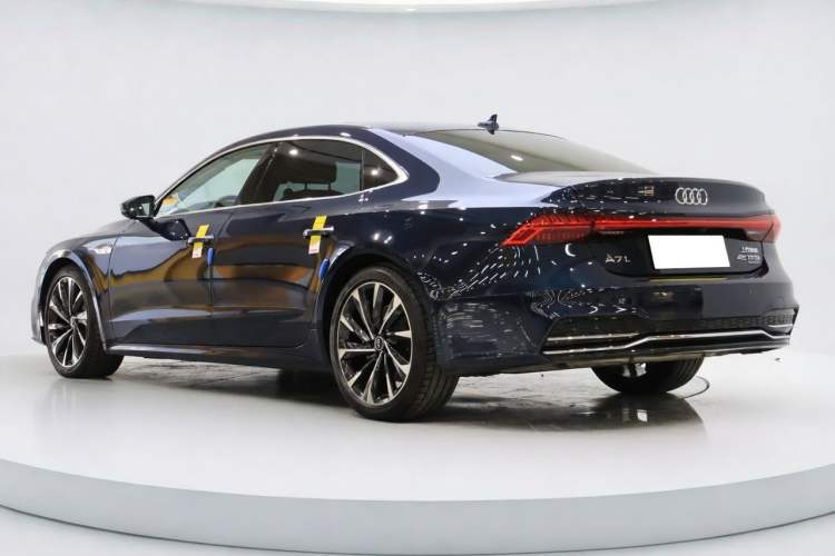 Used Audi A7L 2022 55 TFSI quattro S-line Zhiyuan Crystal Flow Package Exterior 6