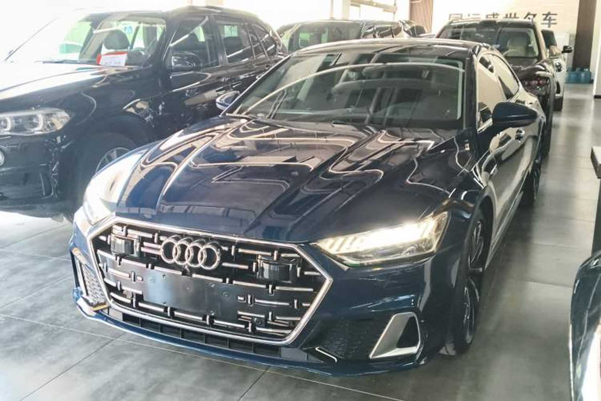 Used Audi A7L 2022 55 TFSI quattro S-line Boundary Edition Crystal Flow Package Front Left 45 Deg
