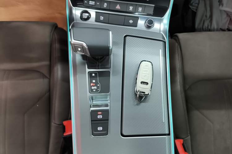 Used Audi A7L 2022 45 TFSI S-line Dream-Building Edition Gear Lever