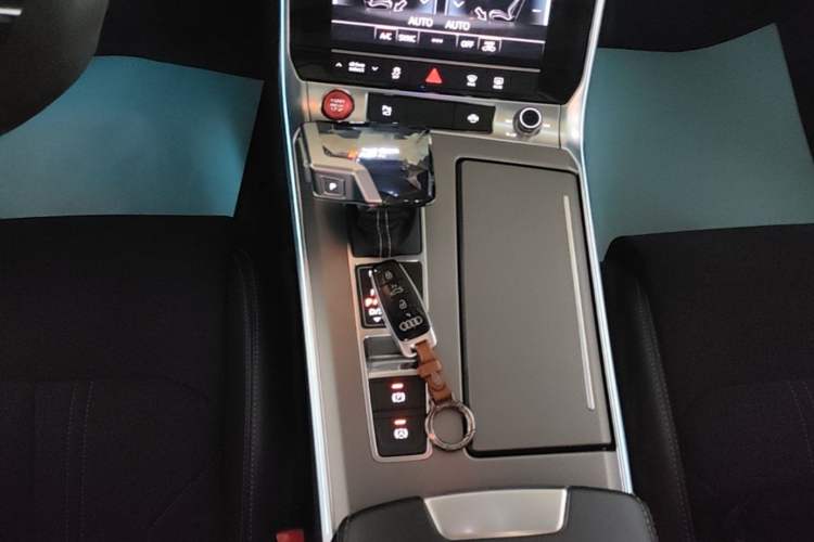 Used Audi A7L 2022 45 TFSI S-line Dream-Building Edition Gear Lever