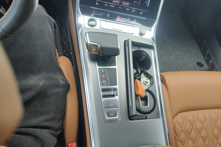 Used Audi A7L 2022 55 TFSI quattro S-line Edition One First Edition Gear Lever