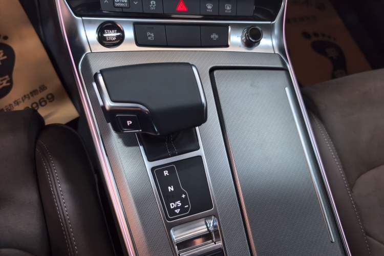 Used Audi A7L 2022 45 TFSI S-line Dream-Building Edition Gear Lever