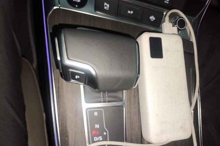 Used Audi A7L 2022 55 TFSI quattro S-line Zhiyuan Crystal Flow Package Gear Lever