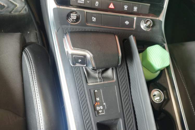 Used Audi A7L 2022 45 TFSI S-line Dream-Building Edition Gear Lever