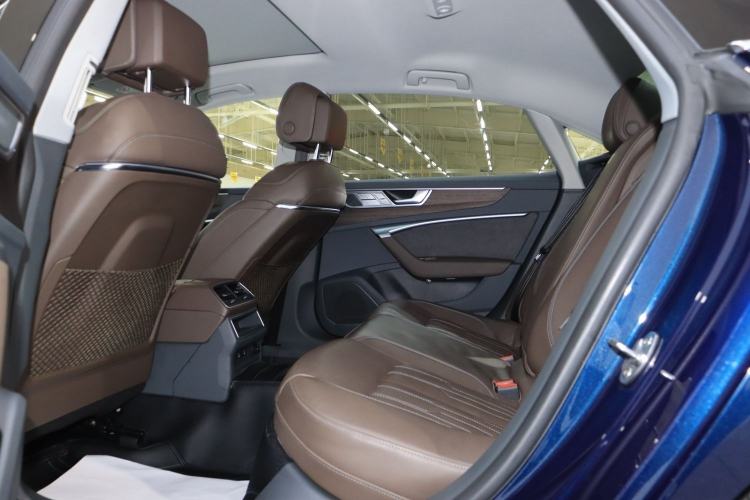 Used Audi A7L 2022 55 TFSI quattro S-line Zhiyuan Crystal Flow Package Interior 1