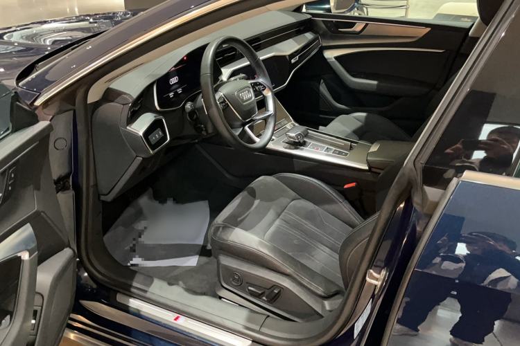 Used Audi A7L 2022 45 TFSI S-line Dream-Building Crystal Flow Package Interior 2
