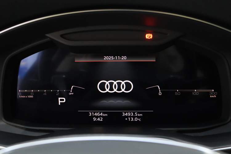 Used Audi A7L 2022 55 TFSI quattro S-line Zhiyuan Crystal Flow Package Interior 4