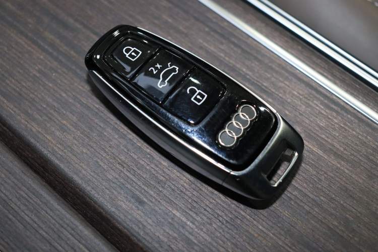 Used Audi A7L 2022 55 TFSI quattro S-line Zhiyuan Crystal Flow Package Interior 5