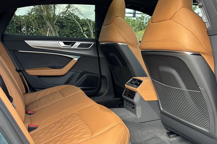 Used Audi A7L 2022 55 TFSI quattro S-line Edition One First Edition Interior 9