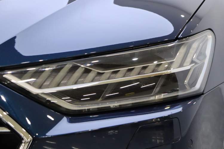 Used Audi A7L 2022 55 TFSI quattro S-line Zhiyuan Crystal Flow Package Left Front Headlight