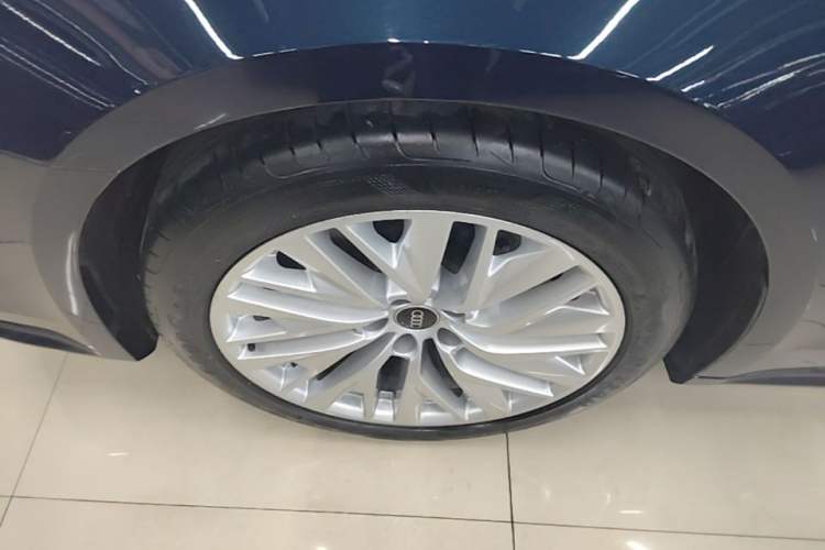 Used Audi A7L 2022 45 TFSI S-line Dream-Building Edition Left Front Wheel Hub