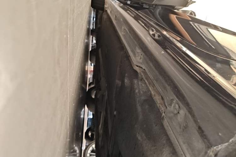 Used Audi A7L 2022 55 TFSI quattro S-line Edition One First Edition Left Side Sill