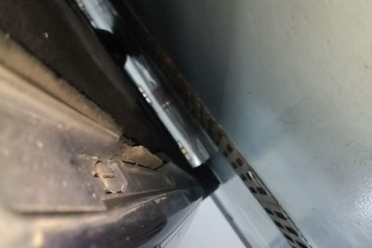 Used Audi A7L 2022 55 TFSI quattro S-line Zhiyuan Crystal Flow Package Left Side Sill