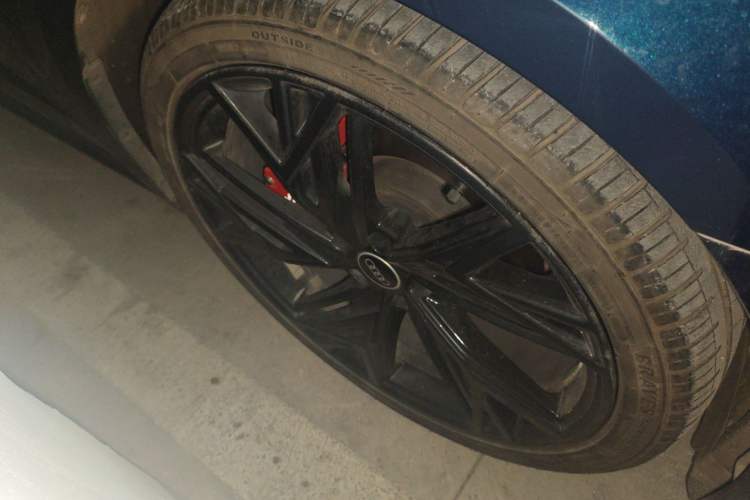 Used Audi A7L 2022 45 TFSI S-line Dream-Building Edition Right Front Wheel Hub