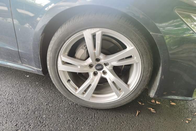Used Audi A7L 2022 45 TFSI S-line Dream-Building Edition Right Front Wheel Hub