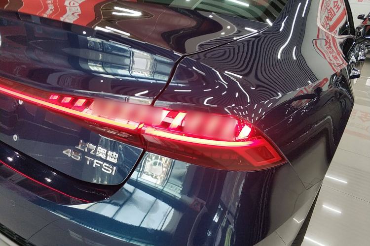 Used Audi A7L 2022 45 TFSI S-line Dream-Building Edition Right Rear Taillight