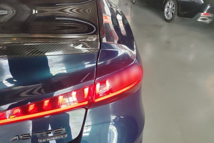 Used Audi A7L 2022 45 TFSI S-line Dream-Building Edition Right Rear Taillight