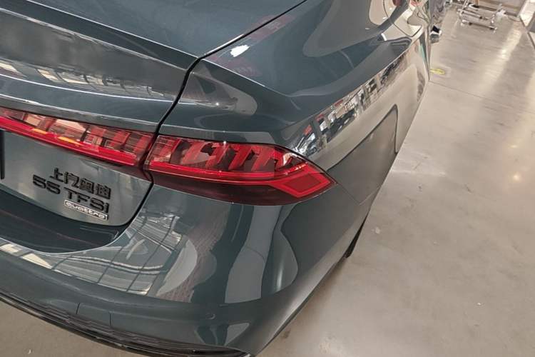 Used Audi A7L 2022 55 TFSI quattro S-line Edition One First Edition Right Rear Taillight