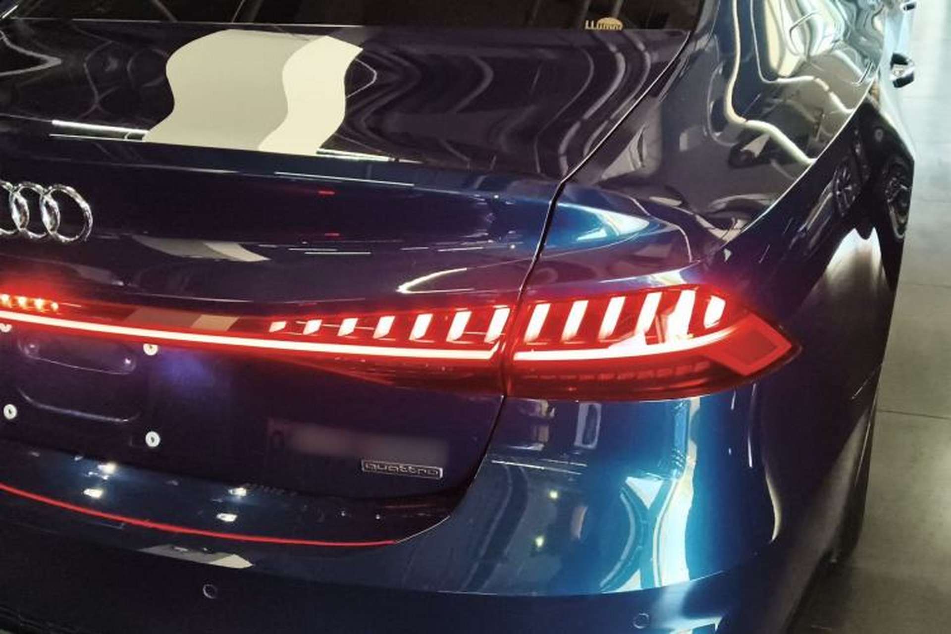 Used Audi A7L 2022 55 TFSI quattro S-line Boundary Edition Crystal Flow Package Right Rear Taillight