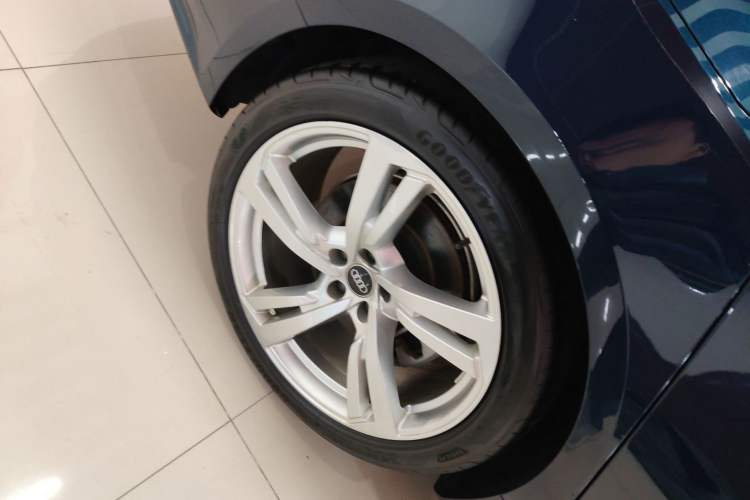 Used Audi A7L 2022 45 TFSI S-line Dream-Building Edition Right Rear Wheel Hub