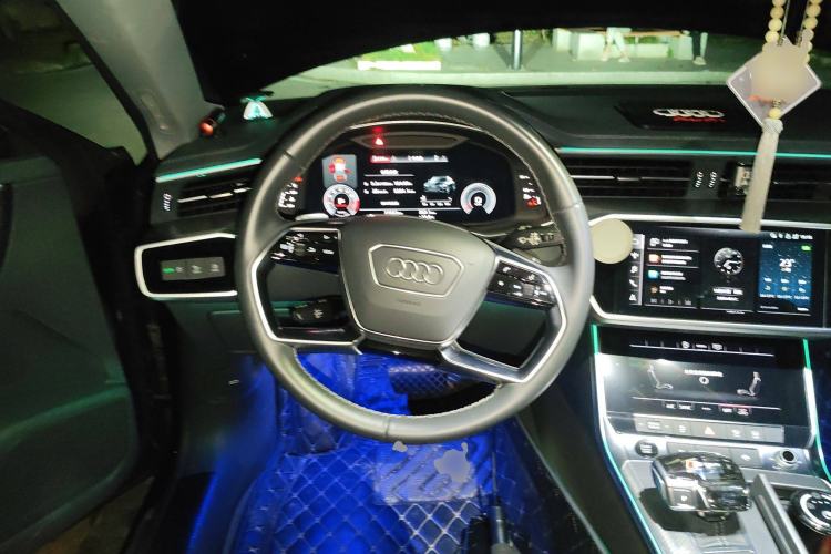 Used Audi A7L 2022 45 TFSI S-line Dream-Building Edition Steering Wheel