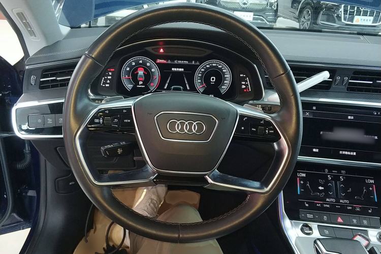 Used Audi A7L 2022 45 TFSI S-line Dream-Building Edition Steering Wheel