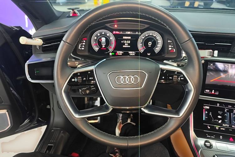 Used Audi A7L 2022 55 TFSI quattro S-line Edition One First Edition Steering Wheel
