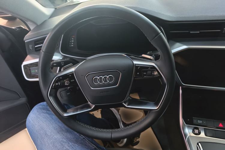 Used Audi A7L 2022 45 TFSI S-line Dream-Building Edition Steering Wheel