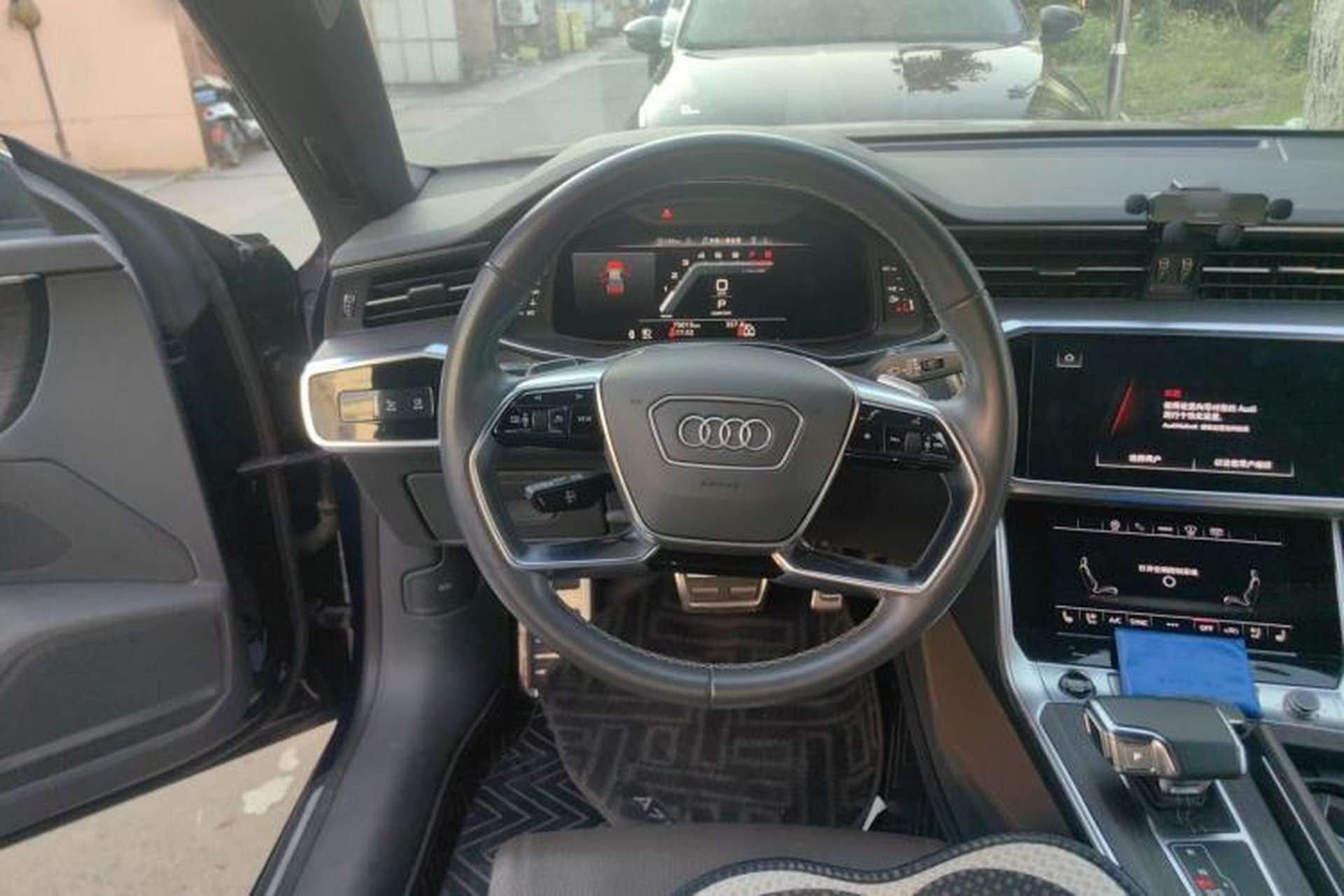 Used Audi A7L 2022 45 TFSI quattro S-line Visionary Edition Obsidian Black Package Steering Wheel