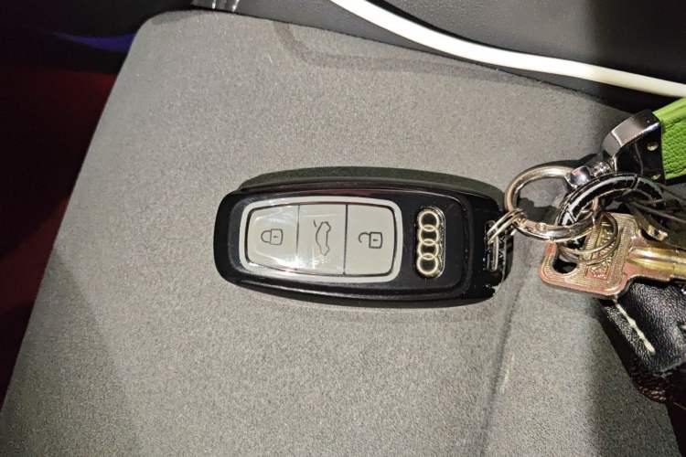 Used Audi A7L 2022 45 TFSI S-line Dream-Building Edition Vehicle Key
