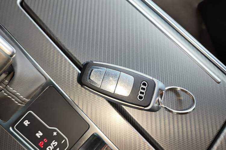 Used Audi A7L 2022 45 TFSI S-line Dream-Building Edition Vehicle Key