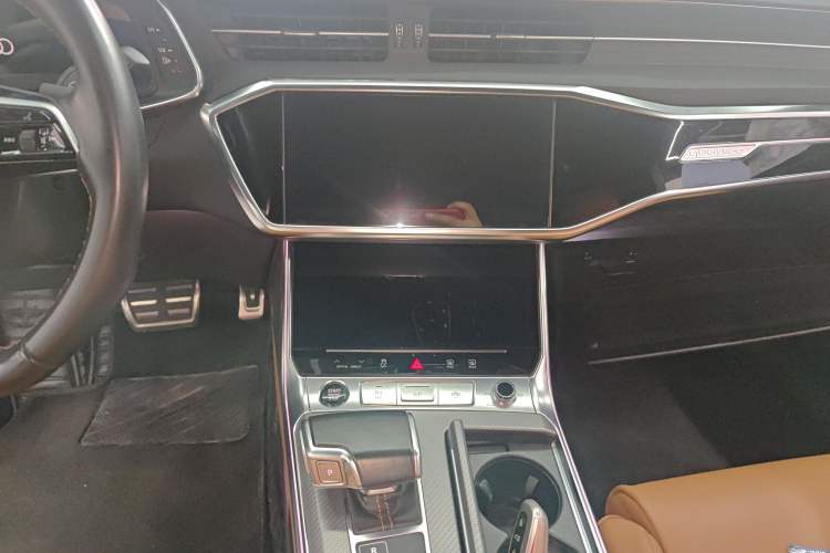 Used Audi A7L 2022 55 TFSI quattro S-line Edition One First Edition Audio And AC Panel