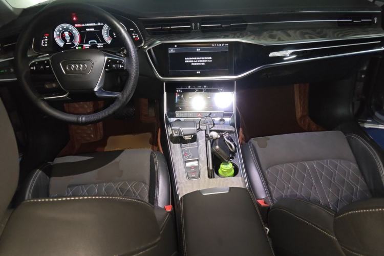 Used Audi A7L 2022 45 TFSI quattro S-line Visionary Crystal Package Center Console