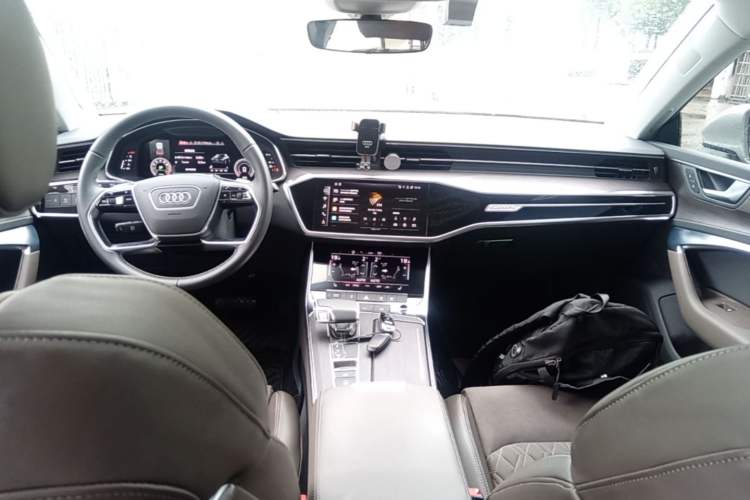 Used Audi A7L 2022 45 TFSI quattro S-line Paladin Center Console