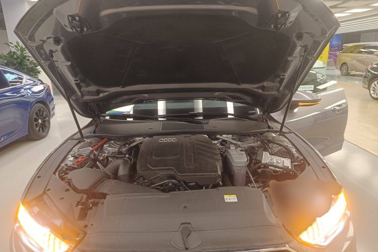 Used Audi A7L 2022 45 TFSI quattro S-line Visionary Crystal Package Engine Bay