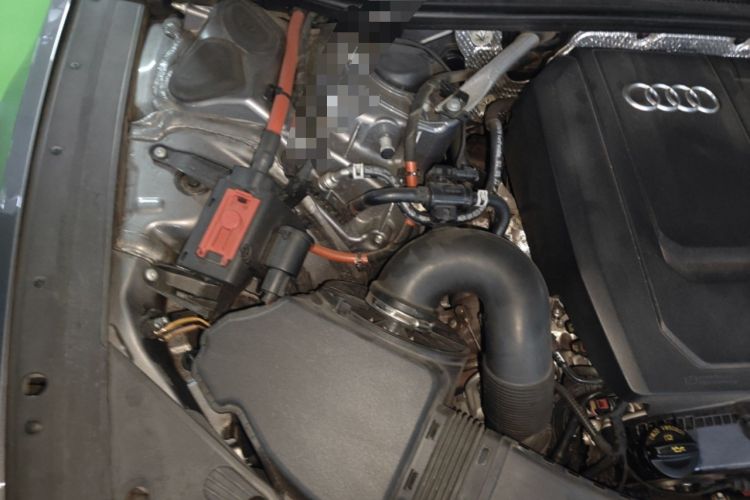 Used Audi A7L 2022 45 TFSI quattro S-line Visionary Crystal Package Engine Bay Right