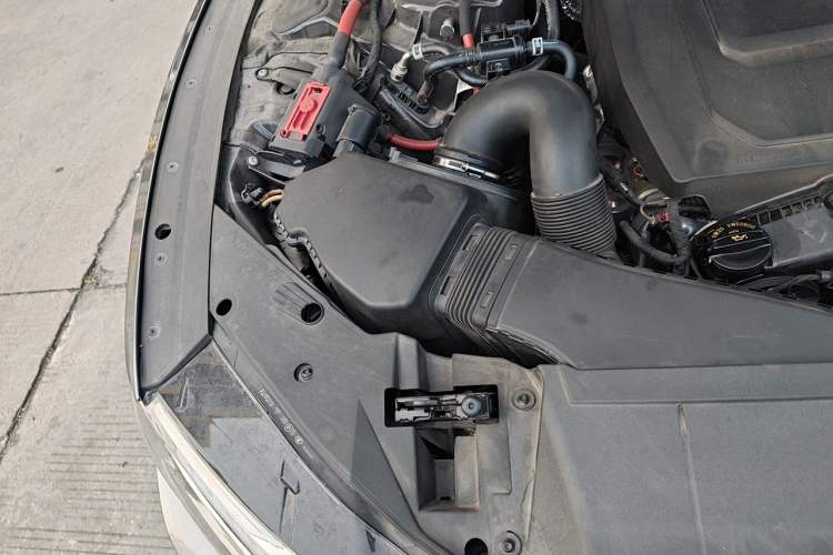 Used Audi A7L 2022 45 TFSI quattro S-line Visionary Crystal Package Engine Bay Right