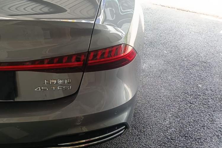 Used Audi A7L 2022 45 TFSI S-line Dream-Building Crystal Flow Package Exterior 3