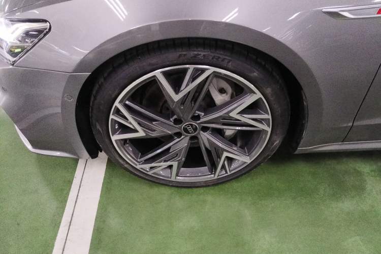 Used Audi A7L 2022 55 TFSI quattro S-line Zhiyuan Edition Obsidian Black Package Exterior 4