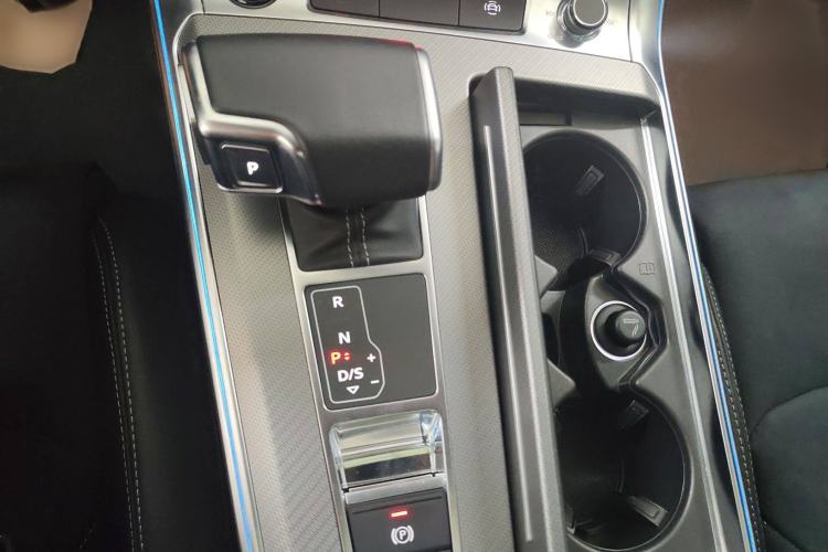 Used Audi A7L 2022 45 TFSI S-line Dream-Building Edition Gear Lever