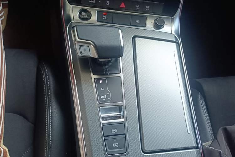 Used Audi A7L 2022 45 TFSI S-line Dream-Building Crystal Flow Package Gear Lever
