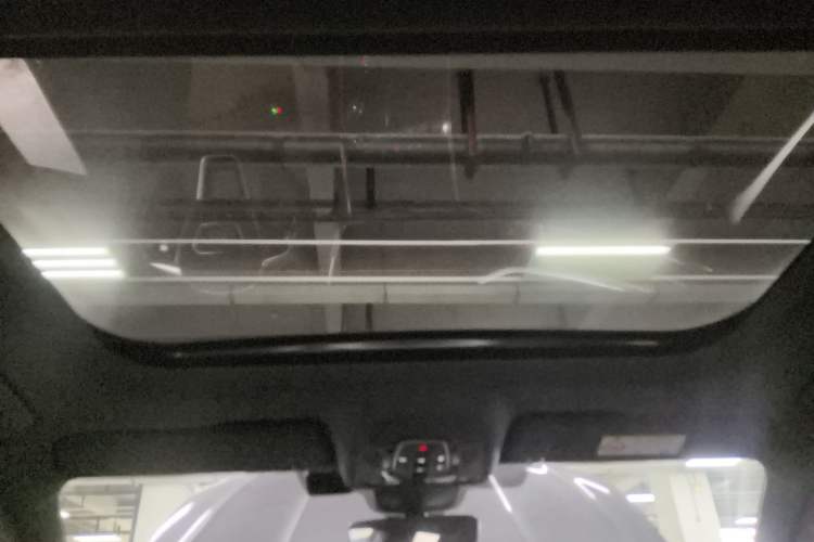 Used Audi A7L 2022 55 TFSI quattro S-line Zhiyuan Edition Obsidian Black Package Headliner