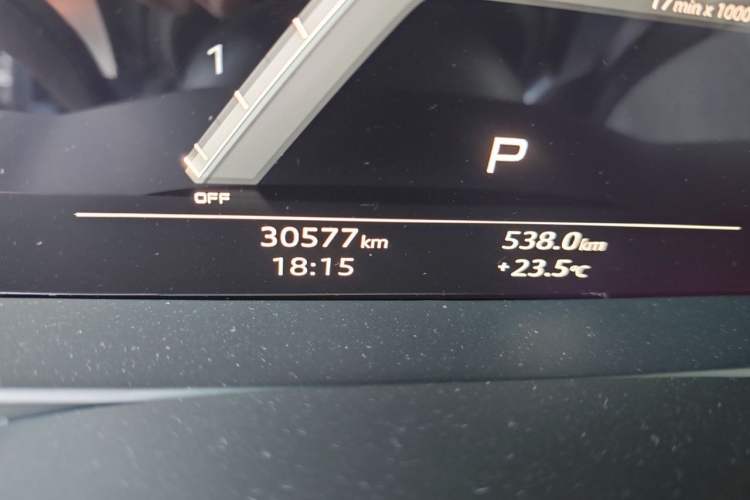 Used Audi A7L 2022 45 TFSI quattro S-line Visionary Crystal Package Odometer Close Up